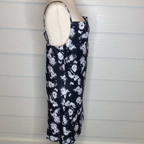 NWT Bebe printed cowl neck sleeveless mini dress, sz 6 - Picture 4 of 10